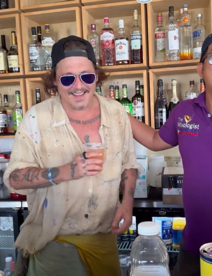 Johnny Depp’s New Pearly Whites Shine In Video After His “Rotting” Teeth Went Viral Johnny Depp’s New Pearly Whites Shine In Video After His “Rotting” Teeth Went Viral