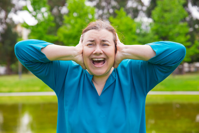 Wedding Drama Ensues After 4YO Ruins Cake With His Hands, Bride Kicks Out Mom, Her Husband And Kid Wedding Drama Ensues After 4YO Ruins Cake With His Hands, Bride Kicks Out Mom, Her Husband And Kid