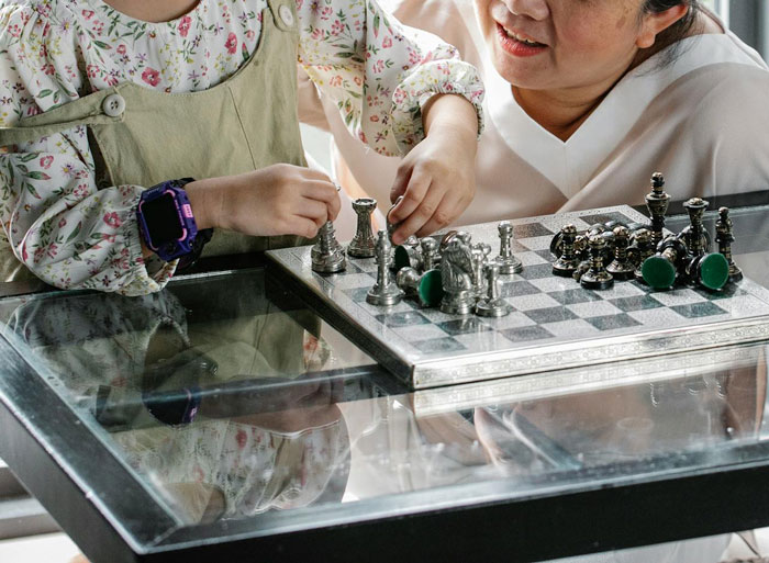 Babysitter Seen Leaving House On Camera While Kids Were Inside, Mom Reacts With Panic Babysitter Seen Leaving House On Camera While Kids Were Inside, Mom Reacts With Panic