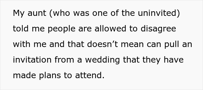 25 Guests Start Complaining Over This Bride's Halloween Wedding Theme, She Cancels Their Invites 25 Guests Start Complaining Over This Bride's Halloween Wedding Theme, She Cancels Their Invites