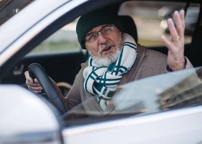Trucker Refuses To Let Jerk Boomer Have His Way, Waits Patiently As He Screws Himself Up Trucker Refuses To Let Jerk Boomer Have His Way, Waits Patiently As He Screws Himself Up