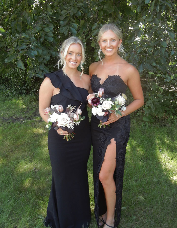 Woman Horrified To Realize Her Bridesmaid Dress Was On Backward “All Day” Woman Horrified To Realize Her Bridesmaid Dress Was On Backward “All Day”