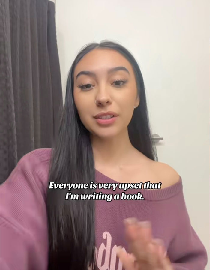 "Con Artist": Famous BookToker Allegedly Scams Indie Authors Of Hundreds Of Dollars "Con Artist": Famous BookToker Allegedly Scams Indie Authors Of Hundreds Of Dollars