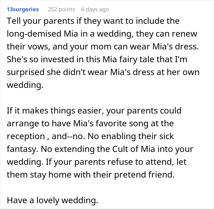 Dad Pressures His Soon-To-Be DIL To Wear His Late Wife’s Wedding Dress Decades After She Died Dad Pressures His Soon-To-Be DIL To Wear His Late Wife’s Wedding Dress Decades After She Died