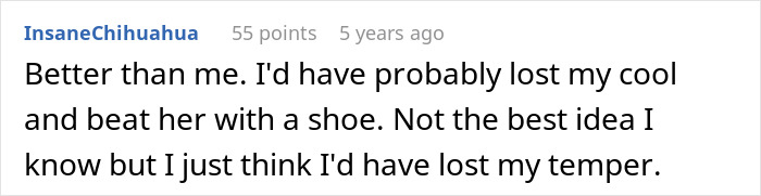 “I Don’t Work Here, Lady”: Karen Wrongly Assumes Customer Is An Employee, Physically Hurts Her “I Don’t Work Here, Lady”: Karen Wrongly Assumes Customer Is An Employee, Physically Hurts Her