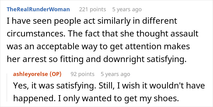 “I Don’t Work Here, Lady”: Karen Wrongly Assumes Customer Is An Employee, Physically Hurts Her “I Don’t Work Here, Lady”: Karen Wrongly Assumes Customer Is An Employee, Physically Hurts Her