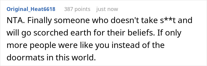 25 Guests Start Complaining Over This Bride's Halloween Wedding Theme, She Cancels Their Invites 25 Guests Start Complaining Over This Bride's Halloween Wedding Theme, She Cancels Their Invites
