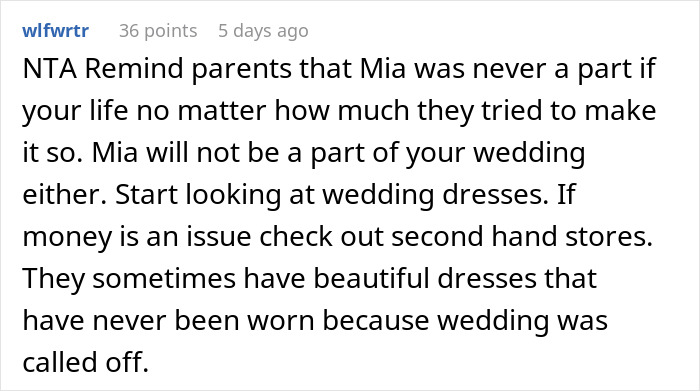 Dad Pressures His Soon-To-Be DIL To Wear His Late Wife’s Wedding Dress Decades After She Died Dad Pressures His Soon-To-Be DIL To Wear His Late Wife’s Wedding Dress Decades After She Died