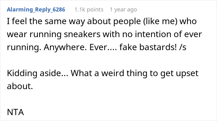 Student Gets Criticized By Neighbor As She's Not A Nurse But Is Wearing Scrubs, Seeks Advice Online Student Gets Criticized By Neighbor As She's Not A Nurse But Is Wearing Scrubs, Seeks Advice Online