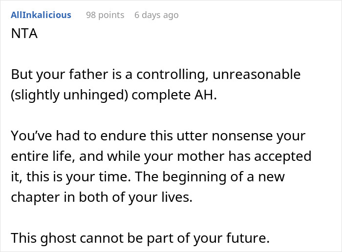 Dad Pressures His Soon-To-Be DIL To Wear His Late Wife’s Wedding Dress Decades After She Died Dad Pressures His Soon-To-Be DIL To Wear His Late Wife’s Wedding Dress Decades After She Died