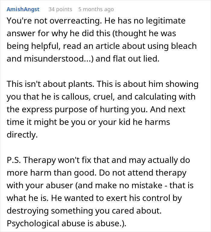 “I Noticed A Smell”: Woman Finds Out Why Her Plants Are Dying, Her Life Turns Upside Down “I Noticed A Smell”: Woman Finds Out Why Her Plants Are Dying, Her Life Turns Upside Down
