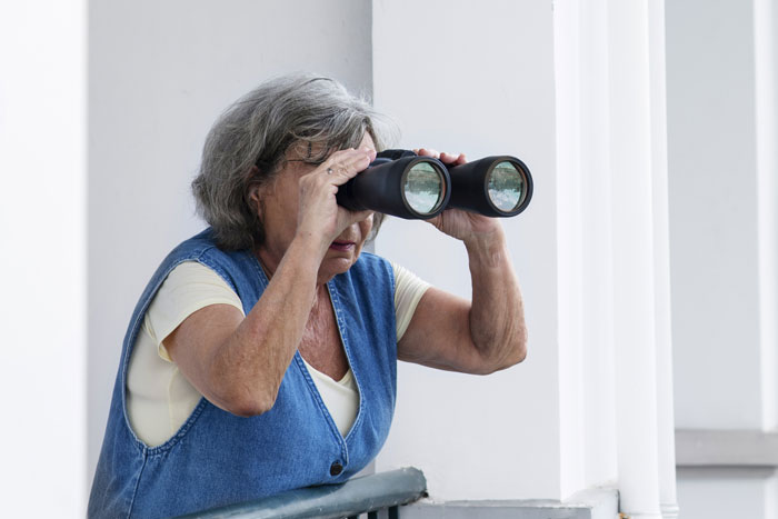 Guy Uses His Brother-In-Law As A Fake PI To Get Back At Grumpy Old Neighbor Constantly Calling Cops Guy Uses His Brother-In-Law As A Fake PI To Get Back At Grumpy Old Neighbor Constantly Calling Cops