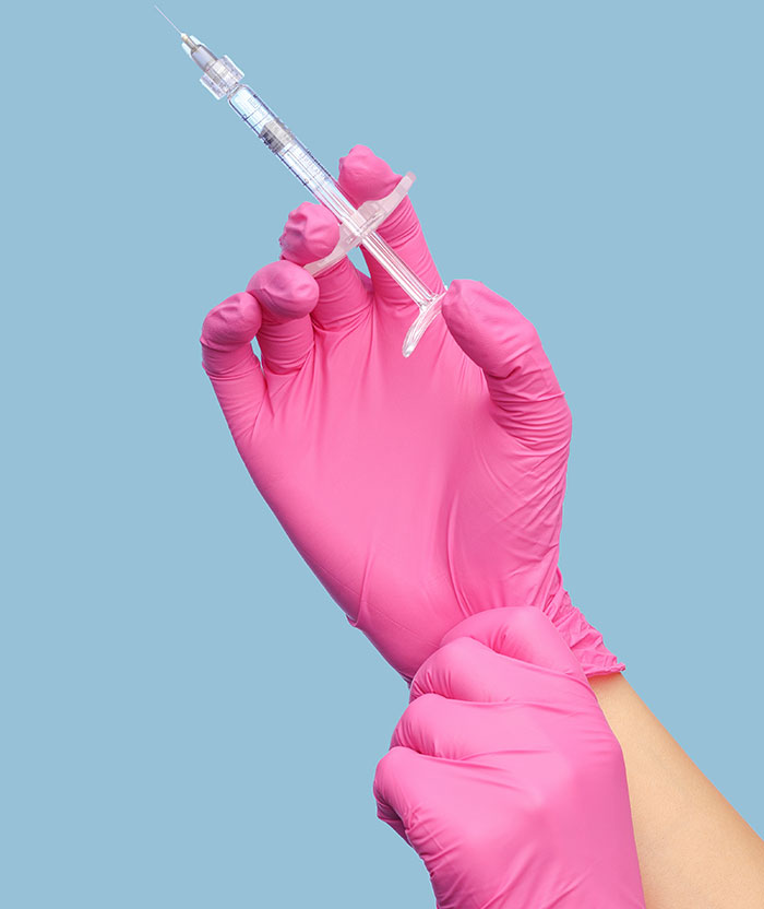 “You Should Be Banned”: Dermatologist Mom Injecting Daughter With Botox In Her Car Goes Viral “You Should Be Banned”: Dermatologist Mom Injecting Daughter With Botox In Her Car Goes Viral