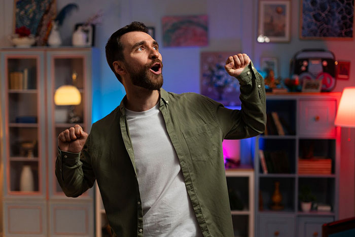 Woman Bakes Her Own B-Day Cake For Party, Friend's New BF Slams His Slice In The Trash Woman Bakes Her Own B-Day Cake For Party, Friend's New BF Slams His Slice In The Trash