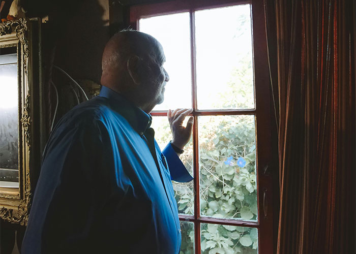 Dad Pressures His Soon-To-Be DIL To Wear His Late Wife’s Wedding Dress Decades After She Died Dad Pressures His Soon-To-Be DIL To Wear His Late Wife’s Wedding Dress Decades After She Died