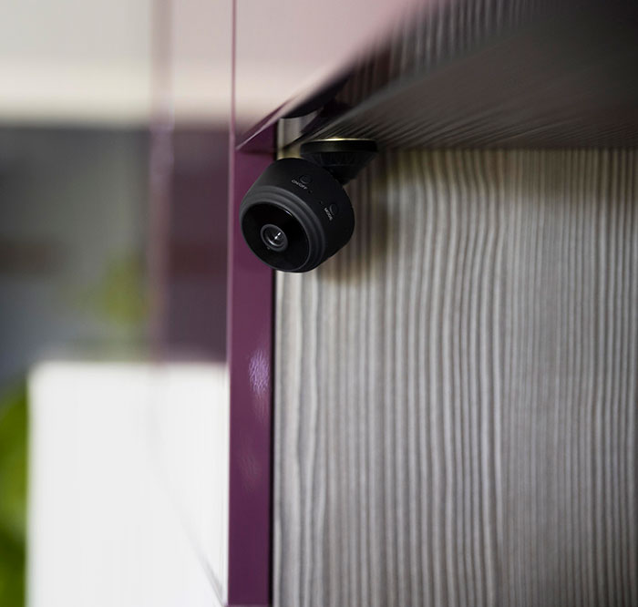 Nanny Awarded $2.8M After Boss Secretly Filmed Her With Camera Hidden In Smoke Alarm Nanny Awarded $2.8M After Boss Secretly Filmed Her With Camera Hidden In Smoke Alarm