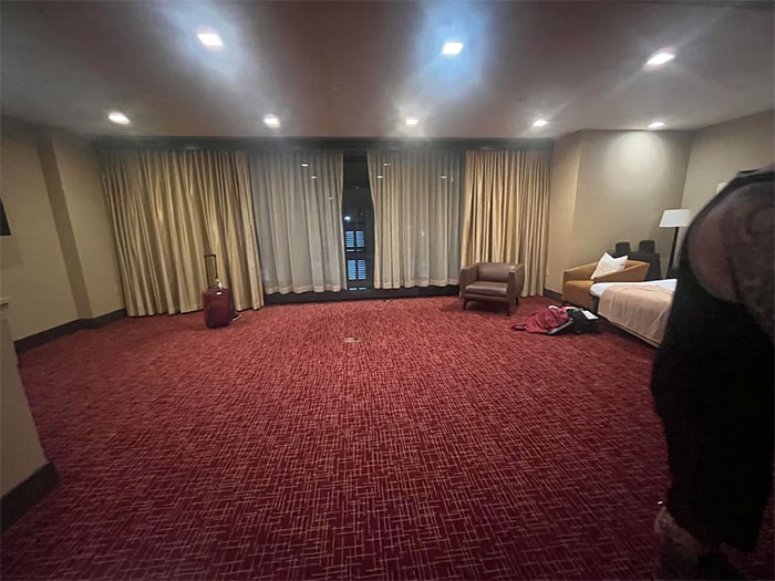 “So Much Room For Activities”: Couple Go Viral Sharing The Blunder That Was Their Hotel Room “So Much Room For Activities”: Couple Go Viral Sharing The Blunder That Was Their Hotel Room