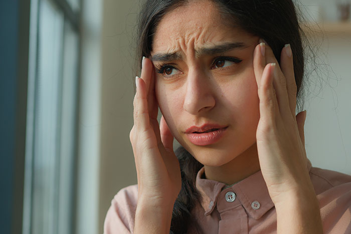 "Get Them Out Of Our House": Couple Is Confused After Friends Stay At Their House Way Longer "Get Them Out Of Our House": Couple Is Confused After Friends Stay At Their House Way Longer