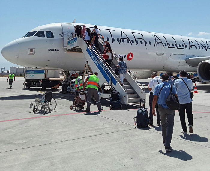 “He Doesn’t Know I Know”: Husband Leaves On A 3-Week Trip, Wife Finds A Tracker In Her Car “He Doesn’t Know I Know”: Husband Leaves On A 3-Week Trip, Wife Finds A Tracker In Her Car