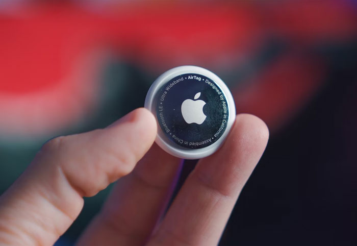 “He Doesn’t Know I Know”: Husband Leaves On A 3-Week Trip, Wife Finds A Tracker In Her Car “He Doesn’t Know I Know”: Husband Leaves On A 3-Week Trip, Wife Finds A Tracker In Her Car