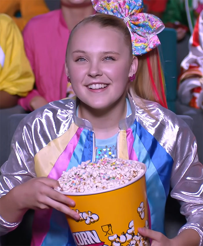 “She Has Really Lost Her Ways”: JoJo Siwa Has A Bulge In New Magazine Cover “She Has Really Lost Her Ways”: JoJo Siwa Has A Bulge In New Magazine Cover