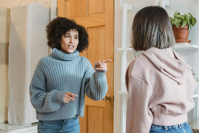 13YO Pulls Crutches Out Of Cousin's Hands And Throws Them Down Stairs, Mom Defends Him 13YO Pulls Crutches Out Of Cousin's Hands And Throws Them Down Stairs, Mom Defends Him