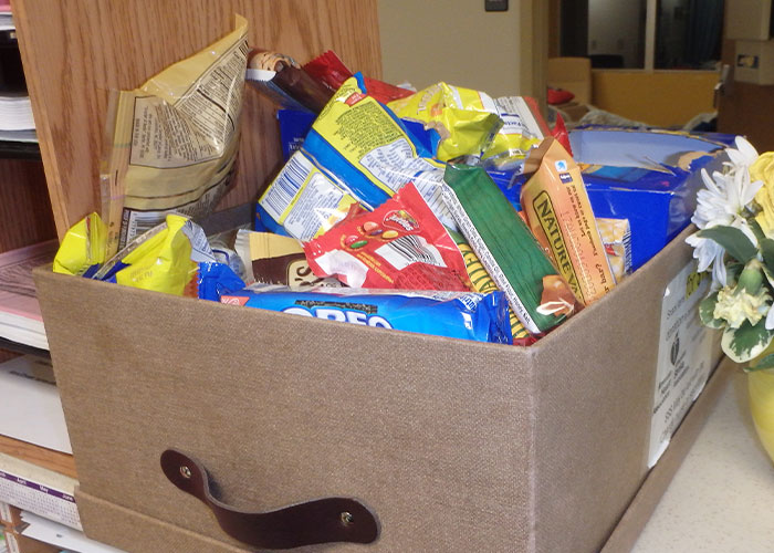 Woman Tired Of Office Food Thieves Locks Her Snacks Up, Gets Confronted By One Of Them Woman Tired Of Office Food Thieves Locks Her Snacks Up, Gets Confronted By One Of Them