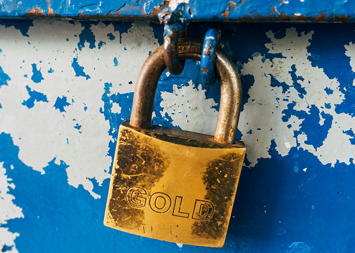 Woman Tired Of Office Food Thieves Locks Her Snacks Up, Gets Confronted By One Of Them Woman Tired Of Office Food Thieves Locks Her Snacks Up, Gets Confronted By One Of Them
