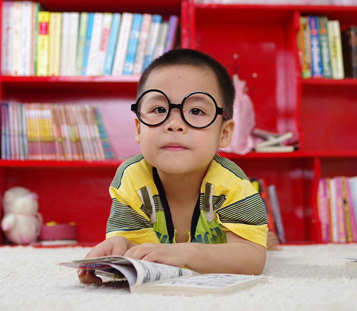 Netizens Praise Mom For Pouring Water On Son After His Pranks On Classmates Go Too Far Netizens Praise Mom For Pouring Water On Son After His Pranks On Classmates Go Too Far