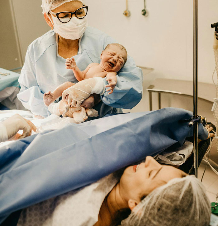 American Mom Breaks Down What It Cost Her To Give Birth And People Are Shocked American Mom Breaks Down What It Cost Her To Give Birth And People Are Shocked