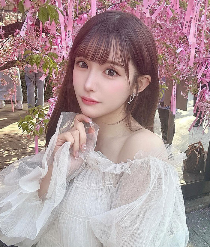 "Finally Beautiful": Japanese Model Becomes Unrecognizable After 20+ Plastic Surgeries "Finally Beautiful": Japanese Model Becomes Unrecognizable After 20+ Plastic Surgeries
