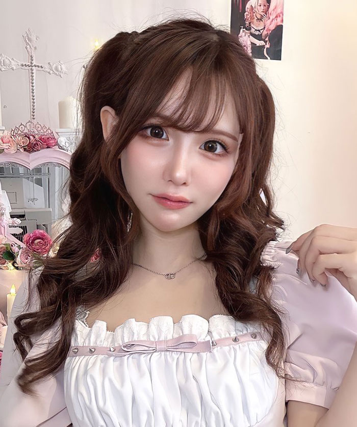 "Finally Beautiful": Japanese Model Becomes Unrecognizable After 20+ Plastic Surgeries "Finally Beautiful": Japanese Model Becomes Unrecognizable After 20+ Plastic Surgeries