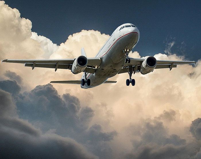 “Not The Airline’s Responsibility”: Plus-Size Traveler’s Struggle With Seat Sparks Online Debate “Not The Airline’s Responsibility”: Plus-Size Traveler’s Struggle With Seat Sparks Online Debate