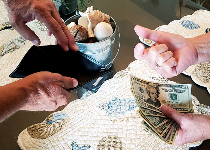 Woman Causes Family Drama By Refusing To Forgive Late Mom’s Debt And Demanding That Sister Pay It Woman Causes Family Drama By Refusing To Forgive Late Mom’s Debt And Demanding That Sister Pay It