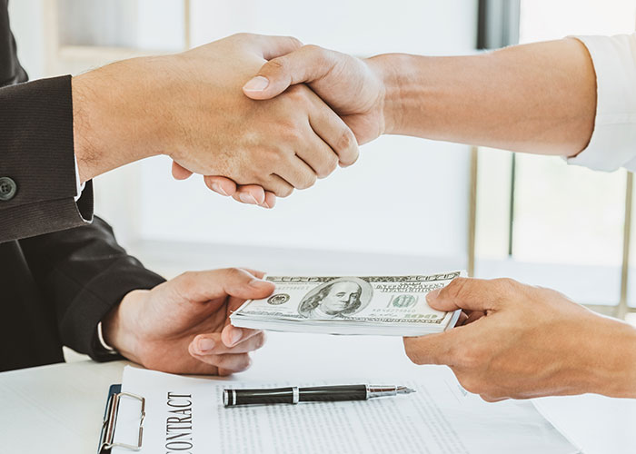 Woman Causes Family Drama By Refusing To Forgive Late Mom’s Debt And Demanding That Sister Pay It Woman Causes Family Drama By Refusing To Forgive Late Mom’s Debt And Demanding That Sister Pay It