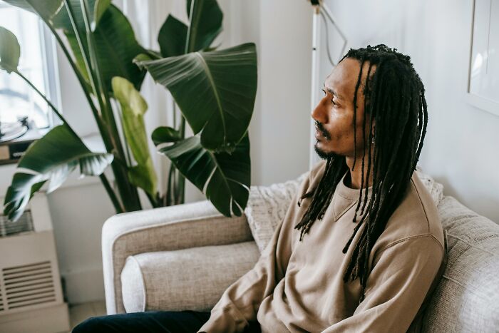 Woman Is Disappointed As Friend Stays Over For 3 Nights And Complains About Her Kid Being Annoying Woman Is Disappointed As Friend Stays Over For 3 Nights And Complains About Her Kid Being Annoying