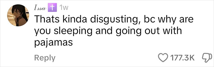 Non-Americans Are Shocked At The Cultural Difference Of What Students Wear To School In The US Non-Americans Are Shocked At The Cultural Difference Of What Students Wear To School In The US
