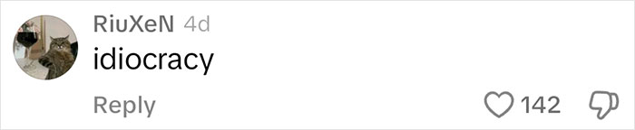 Non-Americans Are Shocked At The Cultural Difference Of What Students Wear To School In The US Non-Americans Are Shocked At The Cultural Difference Of What Students Wear To School In The US