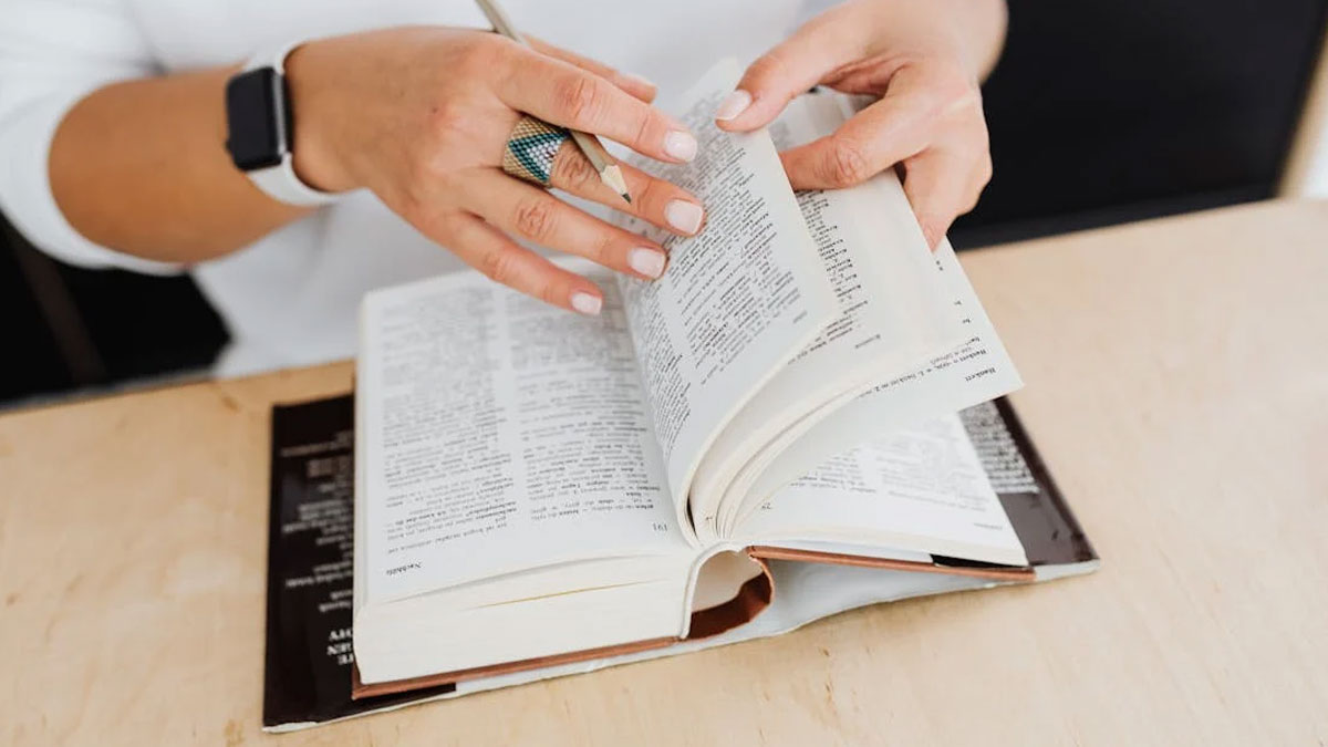 Everyone Should Get At Least 15/20 For This English Vocabulary Trivia Quiz