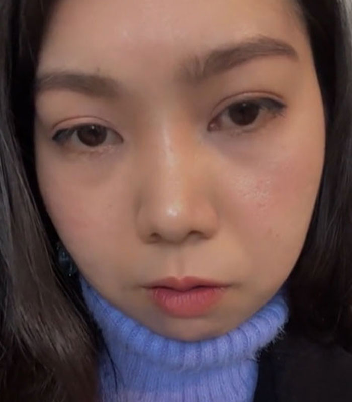 Furious Mom Calls Out Turkish Airlines After 11-Hour Flight Holding Baby While On Her Period Furious Mom Calls Out Turkish Airlines After 11-Hour Flight Holding Baby While On Her Period