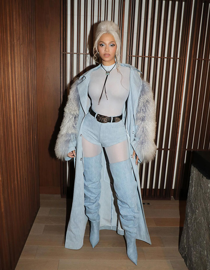 Beyoncé Fans Question CMA 2024 Nominations After She's Snubbed Beyoncé Fans Question CMA 2024 Nominations After She's Snubbed