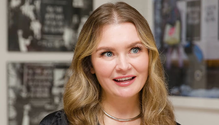 Anna Delvey’s Bejeweled Ankle Monitor Draws Backlash After ‘Mediocre’ DWTS Debut Anna Delvey’s Bejeweled Ankle Monitor Draws Backlash After ‘Mediocre’ DWTS Debut