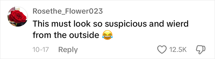 Mailman Finds A Hilarious Way To Greet Beloved Dog Each Morning On His Route Mailman Finds A Hilarious Way To Greet Beloved Dog Each Morning On His Route