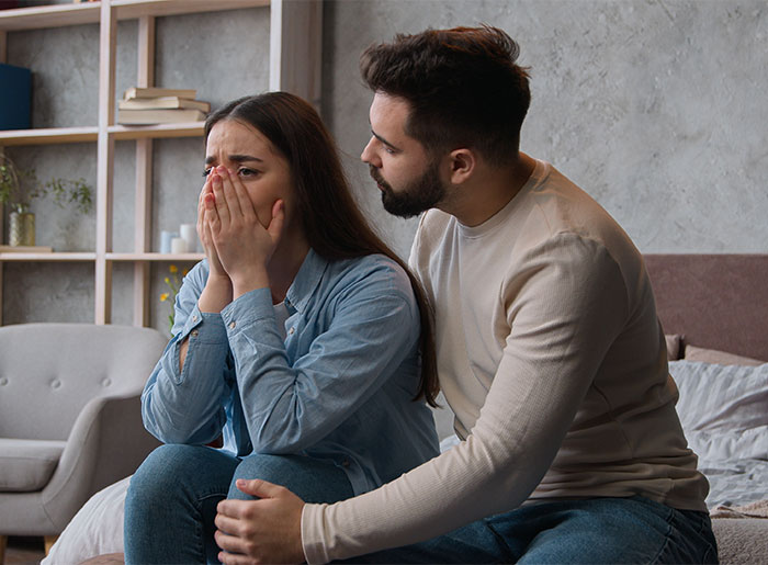 Man Threatens Wife With Divorce During Dinner With Her Parents, Watches It All Fall Apart Man Threatens Wife With Divorce During Dinner With Her Parents, Watches It All Fall Apart