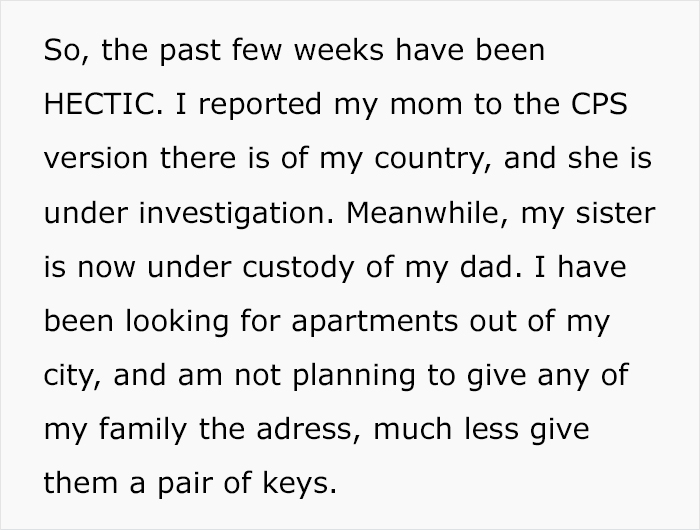 Woman Refuses To Let Her Little Sister Anywhere Near Her Puppy, Has To Call The Police Woman Refuses To Let Her Little Sister Anywhere Near Her Puppy, Has To Call The Police