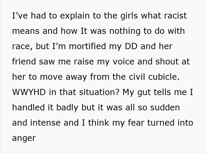 Creepy Lady Tries Entering Changing Room With Mom And Girls, Calls Mom Racist For Stopping Her Creepy Lady Tries Entering Changing Room With Mom And Girls, Calls Mom Racist For Stopping Her