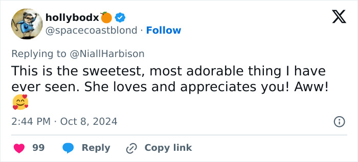 Stray Dog Is Melting Hearts Online For Bringing A Gift For Man Every time He Comes To Feed Her Stray Dog Is Melting Hearts Online For Bringing A Gift For Man Every time He Comes To Feed Her