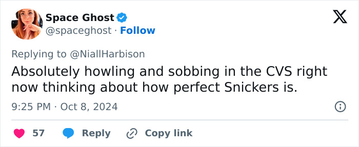 Stray Dog Is Melting Hearts Online For Bringing A Gift For Man Every time He Comes To Feed Her Stray Dog Is Melting Hearts Online For Bringing A Gift For Man Every time He Comes To Feed Her