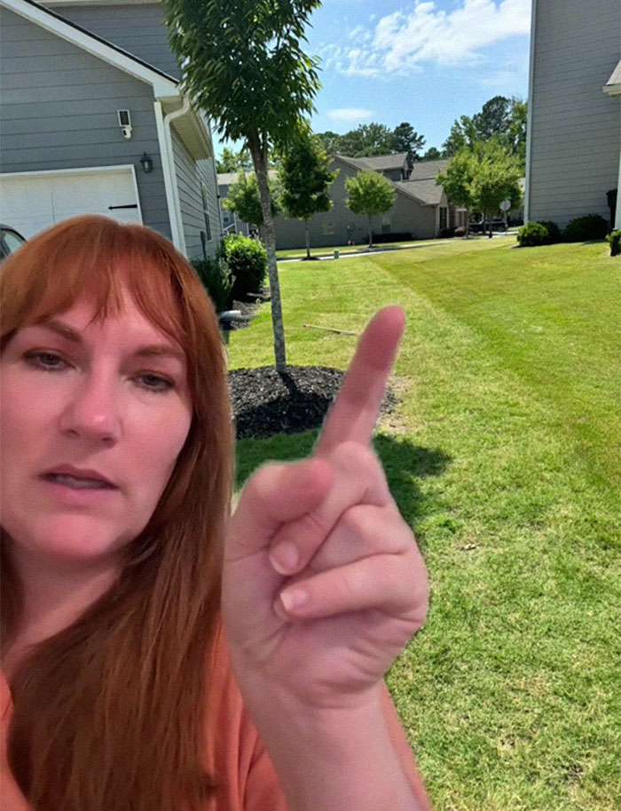 “I Was Trying To Be Kind”: Woman Gives Neighbor A Shot At Bigger Lawn, Faces Rudeness Instead “I Was Trying To Be Kind”: Woman Gives Neighbor A Shot At Bigger Lawn, Faces Rudeness Instead