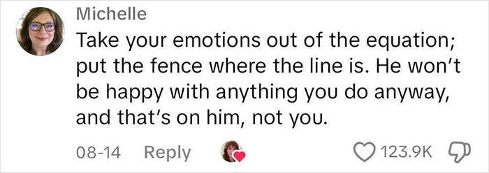 “I Was Trying To Be Kind”: Woman Gives Neighbor A Shot At Bigger Lawn, Faces Rudeness Instead “I Was Trying To Be Kind”: Woman Gives Neighbor A Shot At Bigger Lawn, Faces Rudeness Instead